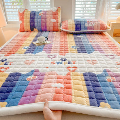 Winter Milk Velvet Mattress Toppers Thicken Quilted Bedsheet Student Bedspreads Washable Mattress Cover Queen Bedding Coverlets