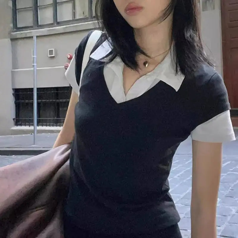 The New Korean Version of The College POLO Splicing Two Short Short-sleeved T-shirt Slim Slim Jacket with Sweet Spicy.