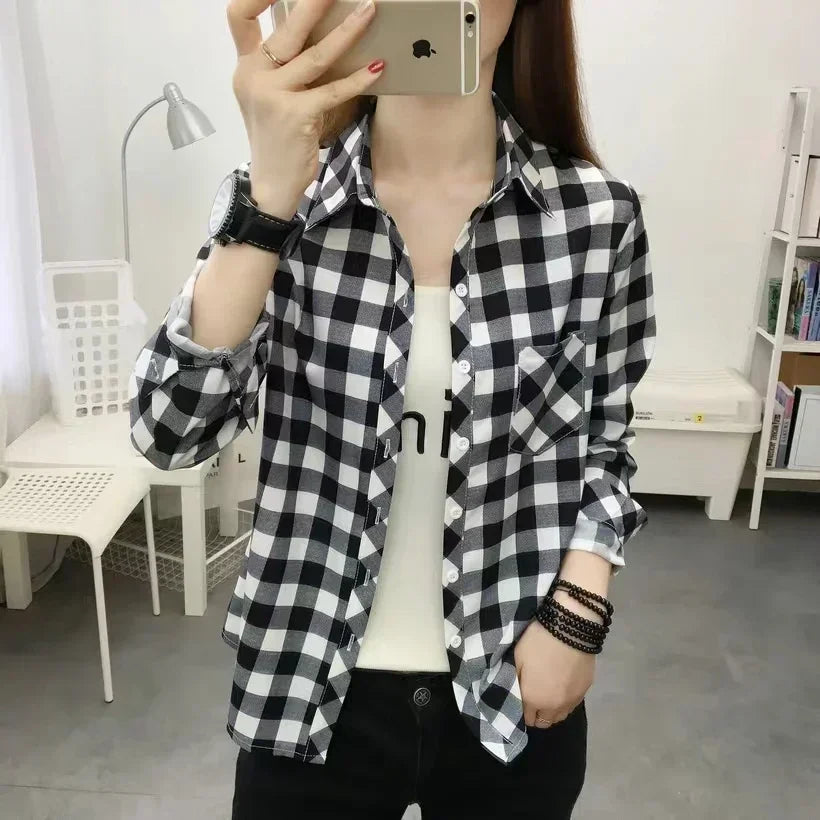 2024 herbst Neue College Stil Plaid Shirts frauen Lange hülse Taste Unten Casual Tops Lose Mode Polo Neck Blusen