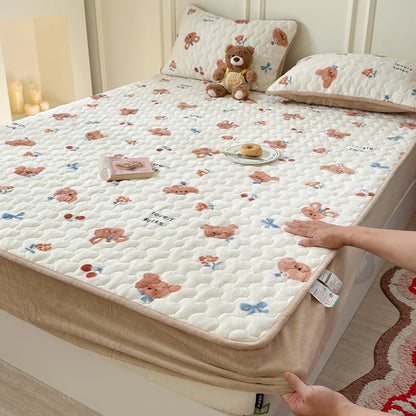 Quilted Velvet Bed Cover Printed Bedspread for Home Winter Mattress Protector Thicken Bed Linen 매트리스 커버 (No Pillowcase).