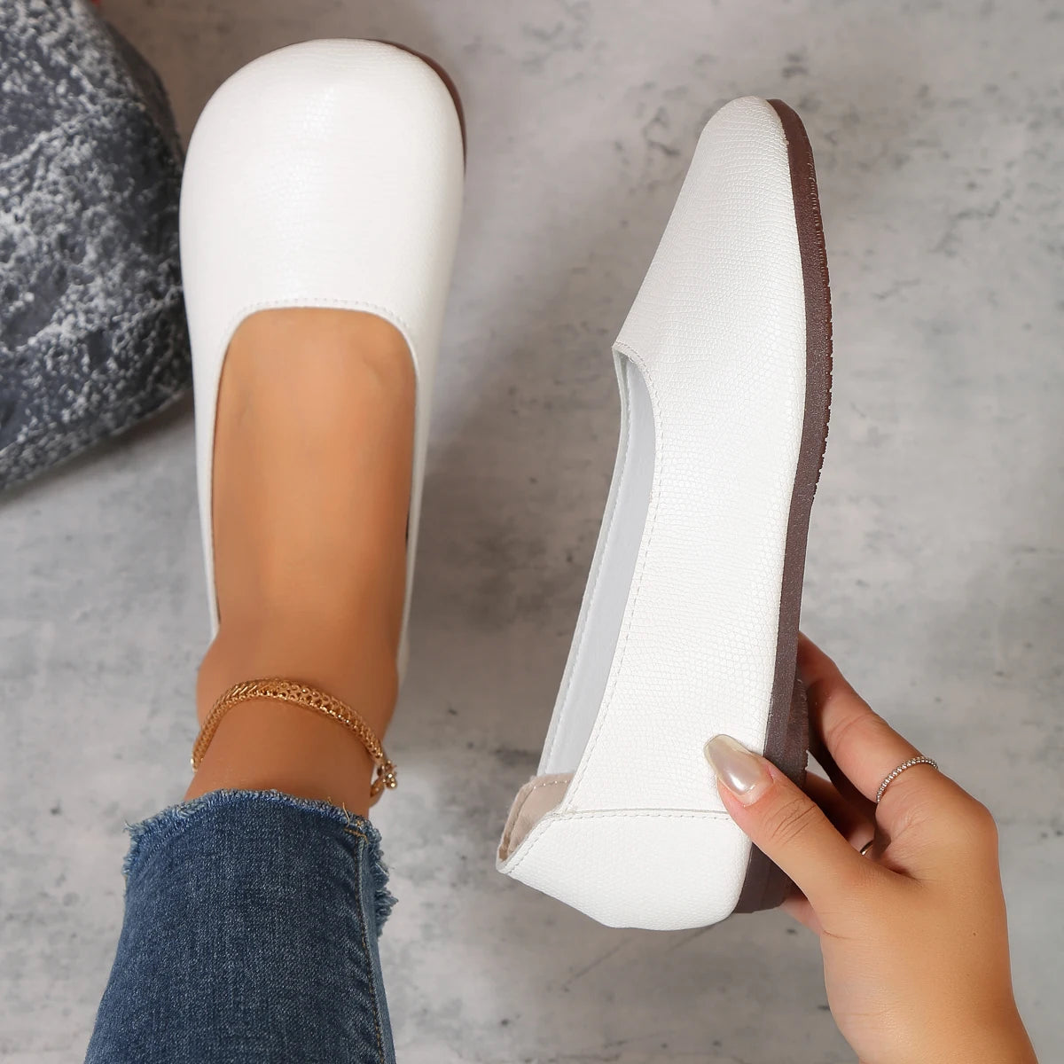 Popular flat sole single shoe round toe bean shoes 2024 new soft soled women's shoes large size single shoe grandmother shoes.