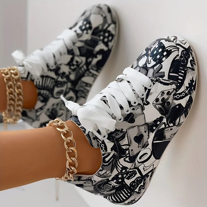 Women's Graffiti Print Sneakers Fashion Lace-up Low-top Platform Sneakers Casual Skateboard Shoes Sneakers New Vulcanized Shoes.