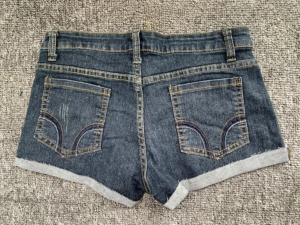 Summer Korean Sexy Low Waist Women Denim Shorts American Lady Y2K Elastic Slim Fit Hot Pants Female Embroidery Wrapping Jeans.