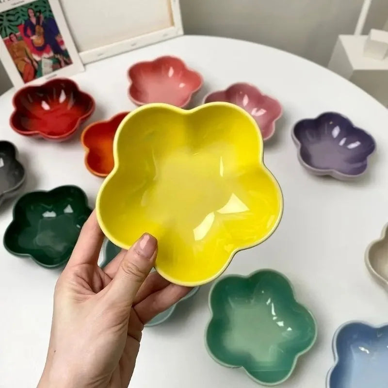 5 Inch Creative Flower Ceramic Bowl Small Deep Dish Solid Color Ceramic Bowl Small Dish Dip Dish Home Kitchen Supplies Gift.