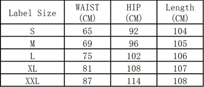 Women's straight jeans are casual in style with a comfortable fit with pockets, perfect for casual wear.