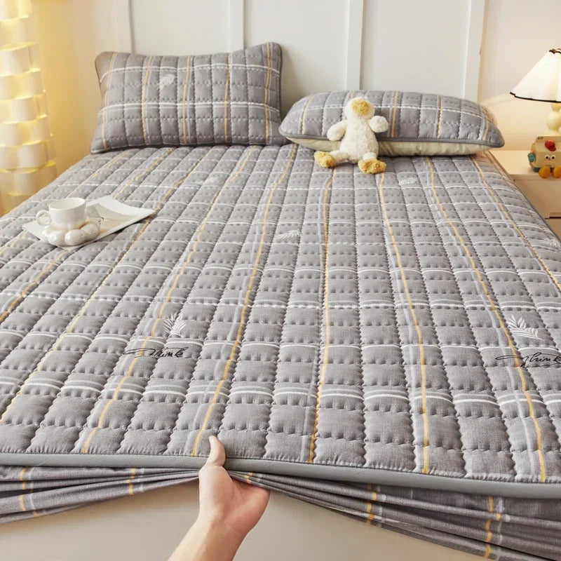 3pcs set Bed Cover Cute Quilted Mattress Cover Soft Skin-friendly Printed Bed Fitted Sheet 1pc mattress cover+2pcs pillowcase