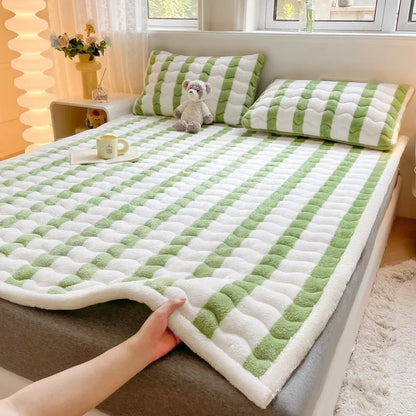 Checkered A-Class Thick Quilted Mattress 1 Pcs Warm Antibacterial Bed Pad for Autumn Winter Super Soft Fits Mattress for Single