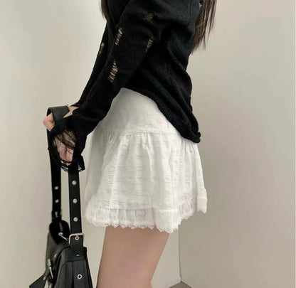 Y2K Low Rise Mini Skirt Tiered Ruffled Lace Trim White Short Skirt Summer Women Teen-Girl Feminine Barbiecore Outfit.