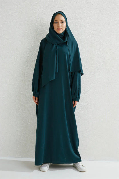 Muslim abaya