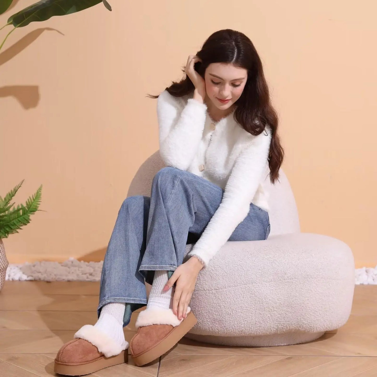 Crestar Women's Platform Fuzzy Slippers New Lady Winter House Slipper Thick Soles Warm Fuzzy Shoes Indoor Outdoor Cotton Shoes.