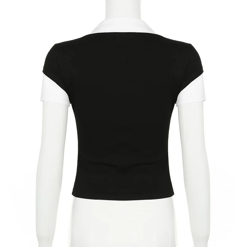 Fashionable and minimalist college style contrasting color lapel fake two piece T-shirt versatile short sleeved top.