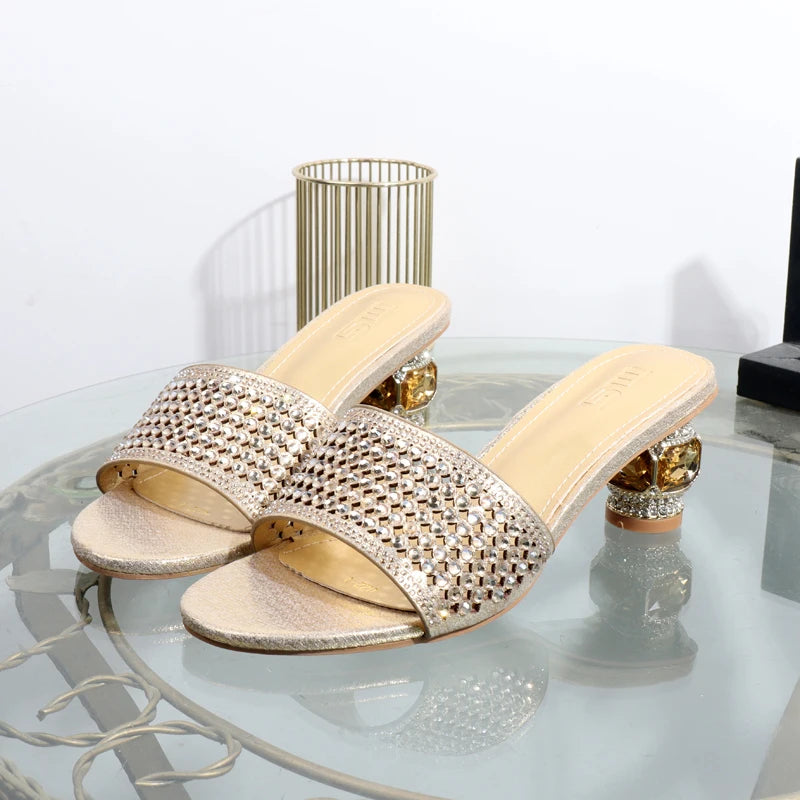 Golden heeles sandals new rhinestones in the summer 2025  thick heels lady slippers wearing banquet luxury elegant slippers.