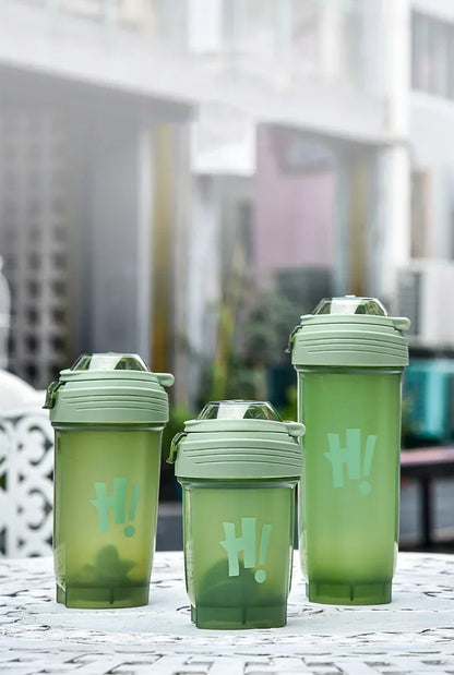 Portable 500ml Protein Powder Shaker Bottle Leak Proof Water Bottle for Gym Fitness Training Sport Shaker Mixing Cup with Scale.