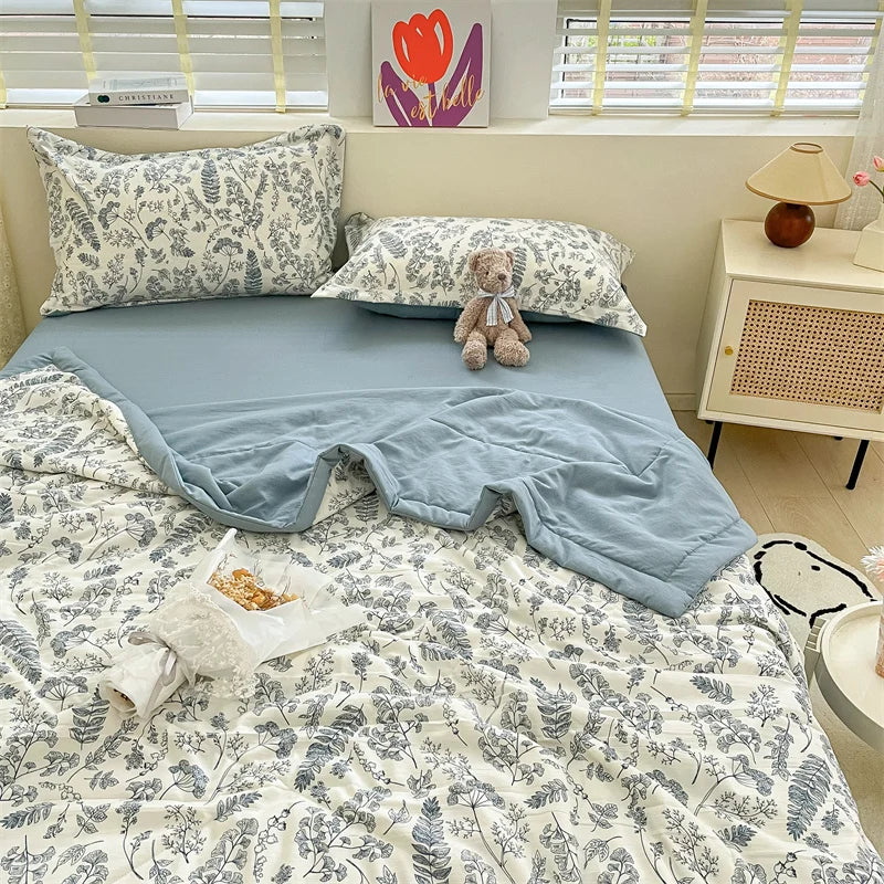 Printed Thin Duvet Skin-friendly Comforter 100x150cm for Kids Quilt Soft Bedspread Summer Blanket edredones (No Pillowcase).