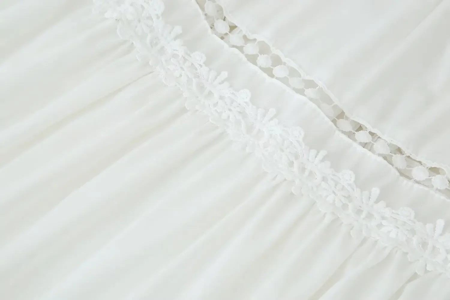 Modisches Slim-Fit-Midikleid mit V-Ausschnitt für Damen, Sommer 2022, aushöhlen, Spitzenbesatz, elegantes Kleid J5C226, knielang.