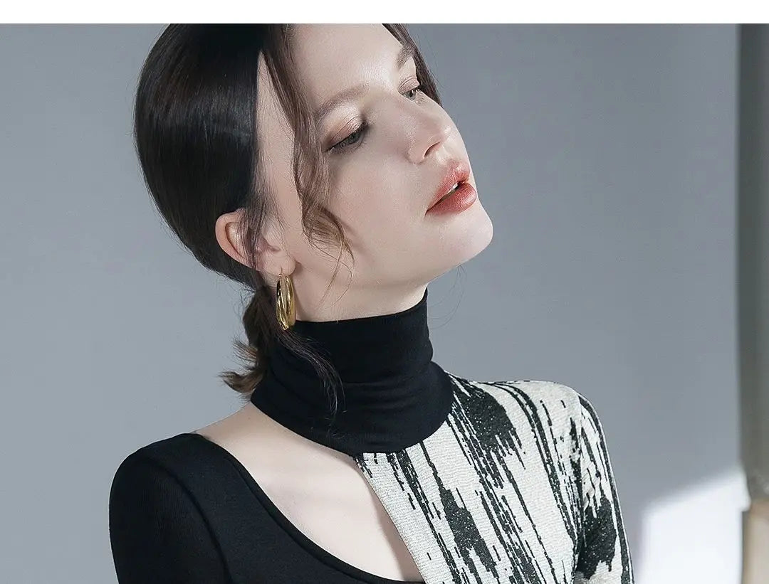 Women Design sense Printing Hollow Out Pullovers Elegant Slim Top Spring Autumn 2024 New Turtleneck Long Sleeve Fashion T-Shirts.