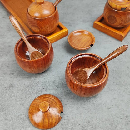 Kitchen Seasoning Jar Creative Retro Wooden Salt Pot Seasoning Storage Jar Spice Pot With Lid.