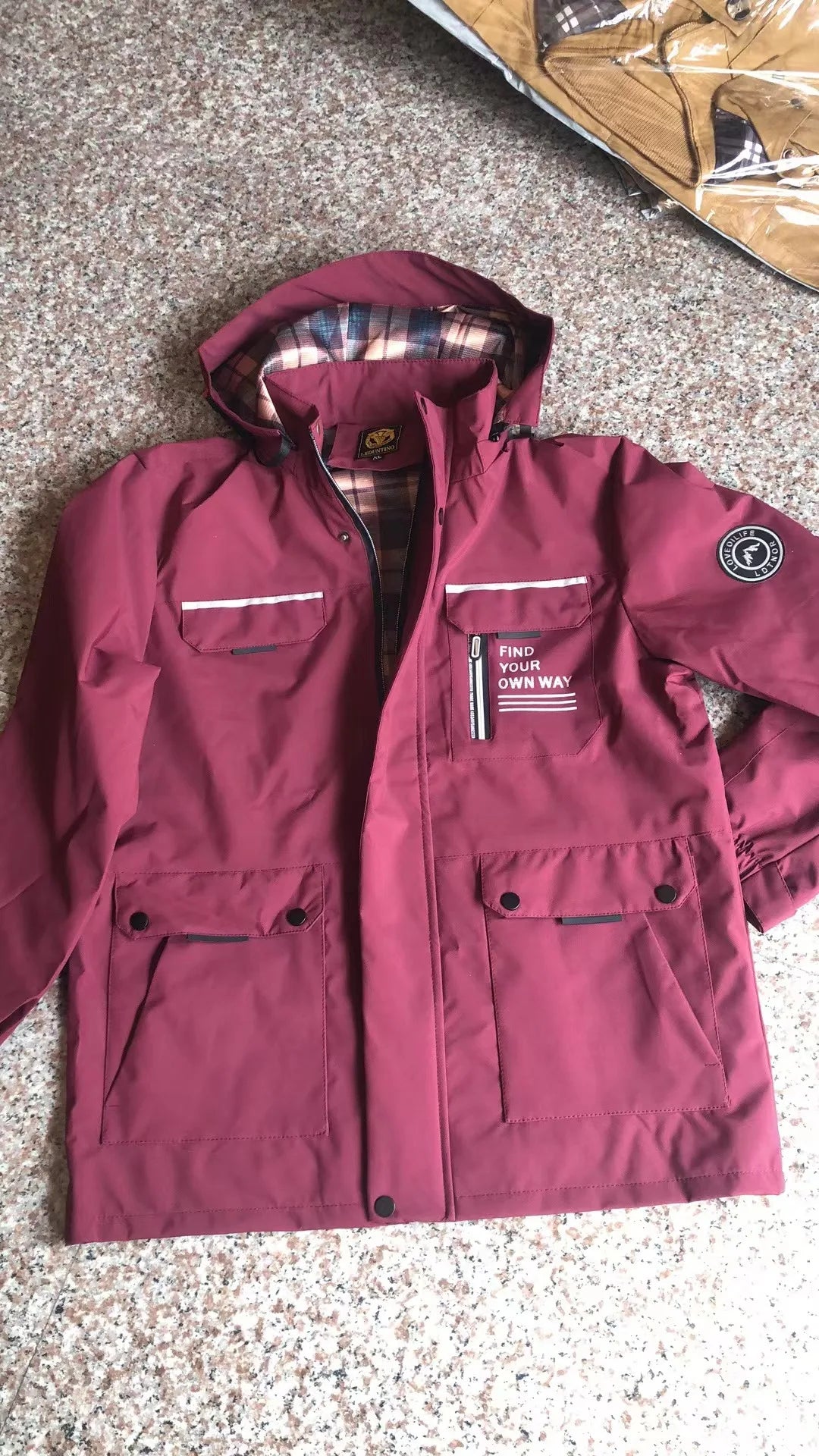 Fashion Men's Casual Windbreaker Jackets Hooded Jacket Man Waterproof Outdoor Soft Shell Winter Coat Clothing Warm Fleece Thick.