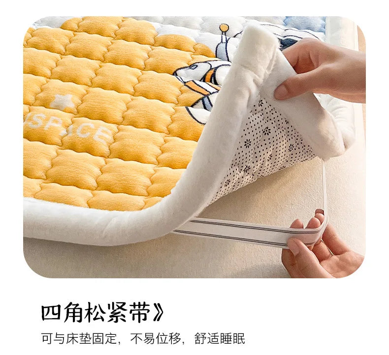 Winter Milk Velvet Mattress Toppers Thicken Quilted Bedsheet Student Bedspreads Washable Mattress Cover Queen Bedding Coverlets.