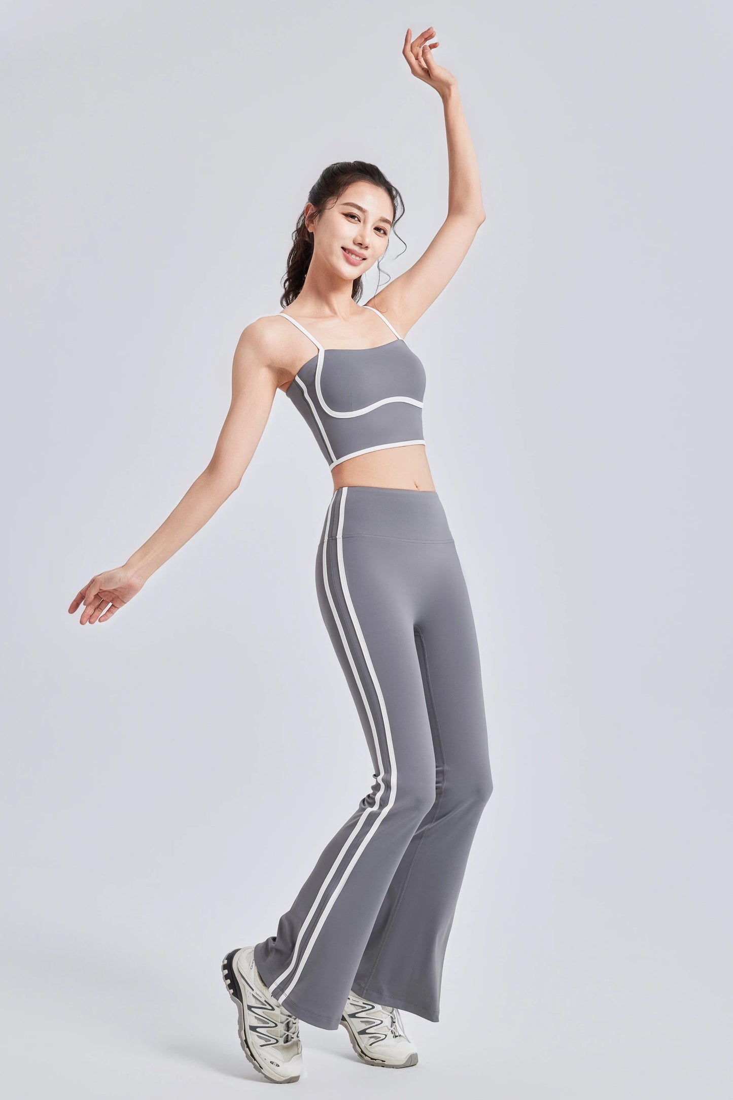 2025 New Striped Fashion Yoga Set Women Gym Clothes Sexy Sports Bra High Waist Yoga Flared Pants Running Hip Lift Fitness Pants.