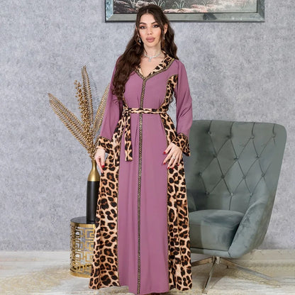Elegantes arabisches Frauen-Partykleid, afrikanischer V-Ausschnitt, Leopardenmuster, langärmelig, Abaya, modische muslimische Dame, Urlaubskleid, islamische Kleidung.