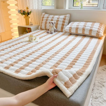 Checkered A-Class Thick Quilted Mattress 1 Pcs Warm Antibacterial Bed Pad for Autumn Winter Super Soft Fits Mattress for Single