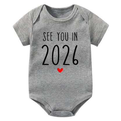 Wir sehen uns im Jahr 2026 Schwangerschaftsankündigung Baby Strampler Baumwolle Kleinkind Overall Sommer Kurzarm Neugeborene Jungen Mädchen Body.