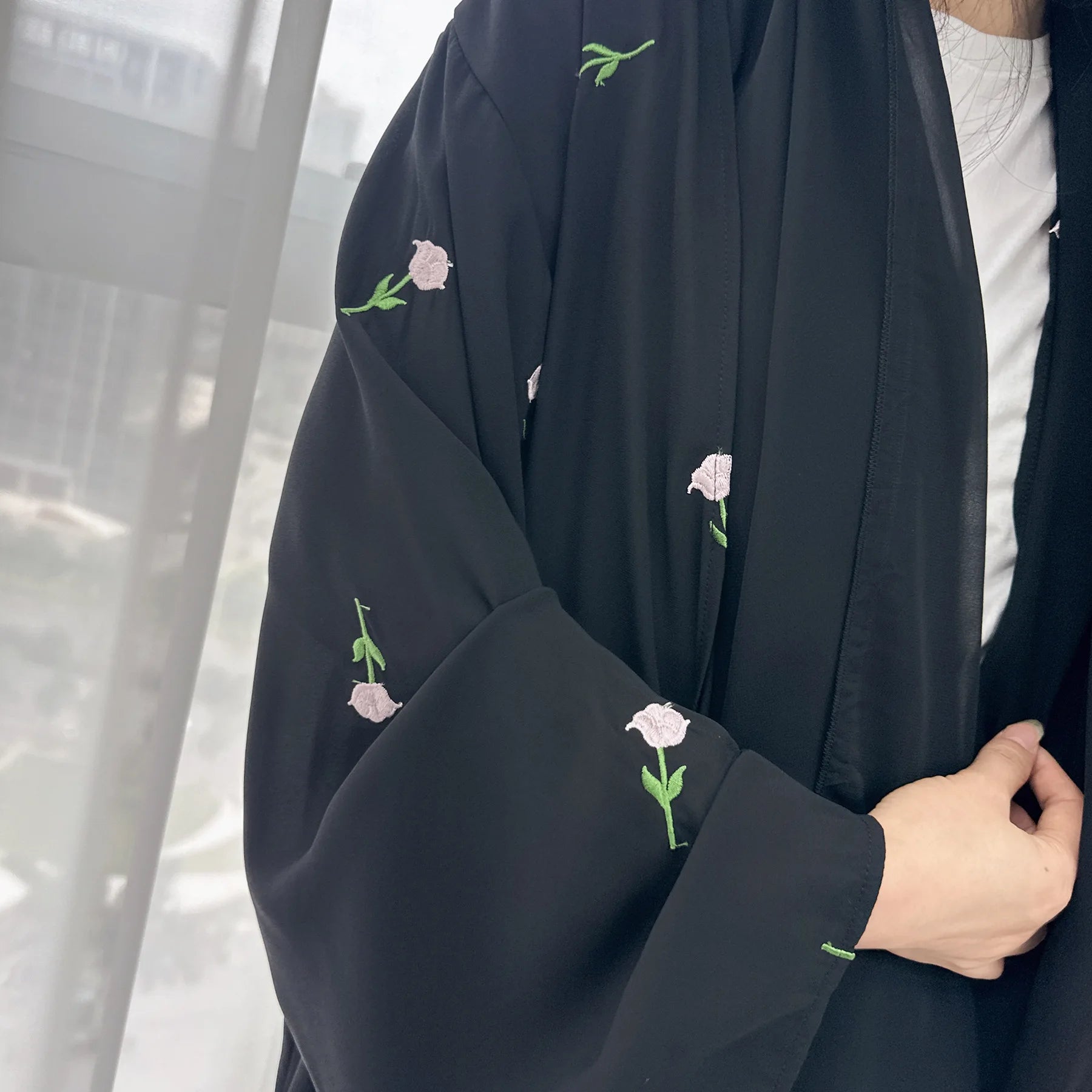 2024 New Black Embroideried Kimono Cardigan Abaya Dubai Luxury Muslim Kaftan Abayas For Women Turkish Islamic Clothing Outfit.