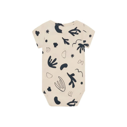 Babyanzug 2025, neuer süßer Baby-Kurzarm-Dreieckstaschen-Furz-Overall im Instagram-Stil für drinnen und draußen.