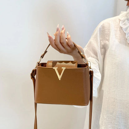 Luxury Women's Tote Bag, Chic V Shaped Stylish Pu Leather Bucket Bag, Top Cover Handbag Women Shoulder Crossbody Bag for Woman