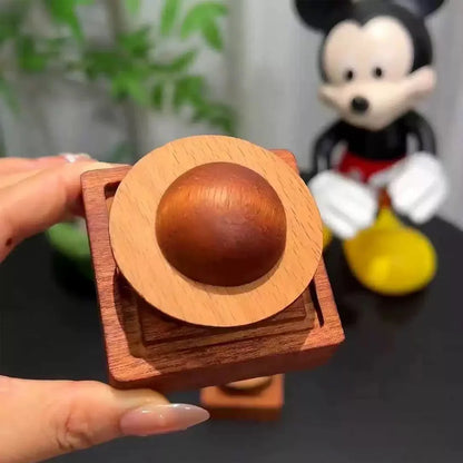 Exquisite Planet Essential Oil Diffuser for Indoor Car Decoration Wood Fragrance Vaporizer.