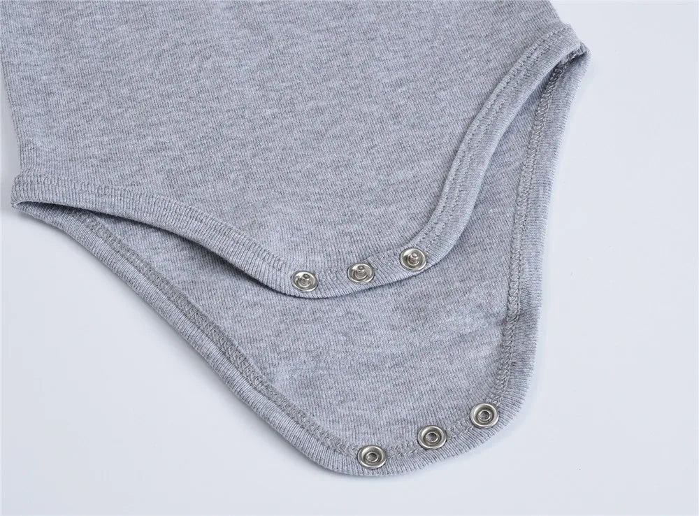 2025 Sommer Unisex Baby Body 0-24 Monate Kurzarm 100 % Baumwolle Weiß Schwarz Grau Design Säuglingskleidung