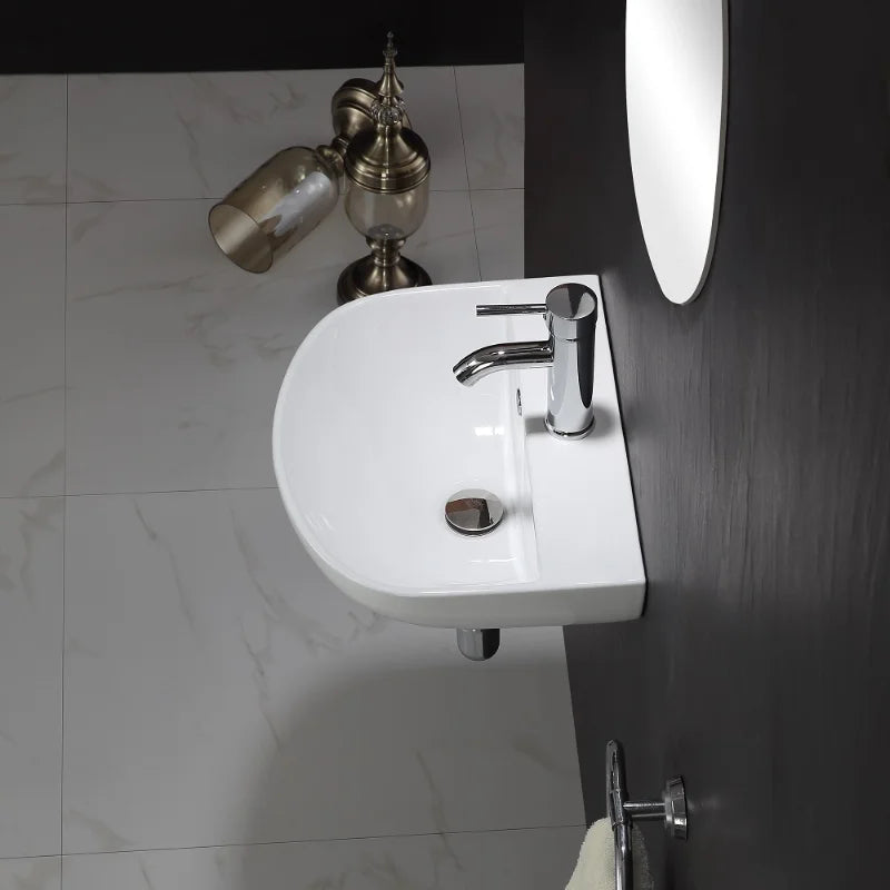 Badezimmerzubehör, Badezimmergefäß, Waschbecken, Waschbecken aus weißem Keramikporzellan über der Theke, Badezimmerwaschbecken, Kunstwaschbecken, Waschbecken