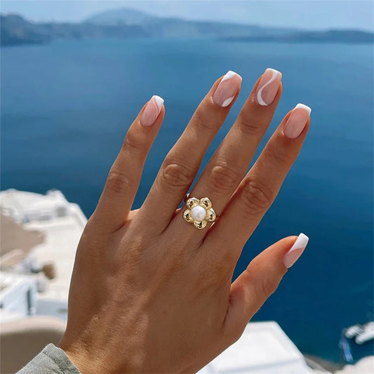 24Pcs/Set White Wave Minimalist Style Fake Nails Full Coverage Adhesive Artificial Wearing False Nails French Press on Nail Tips.