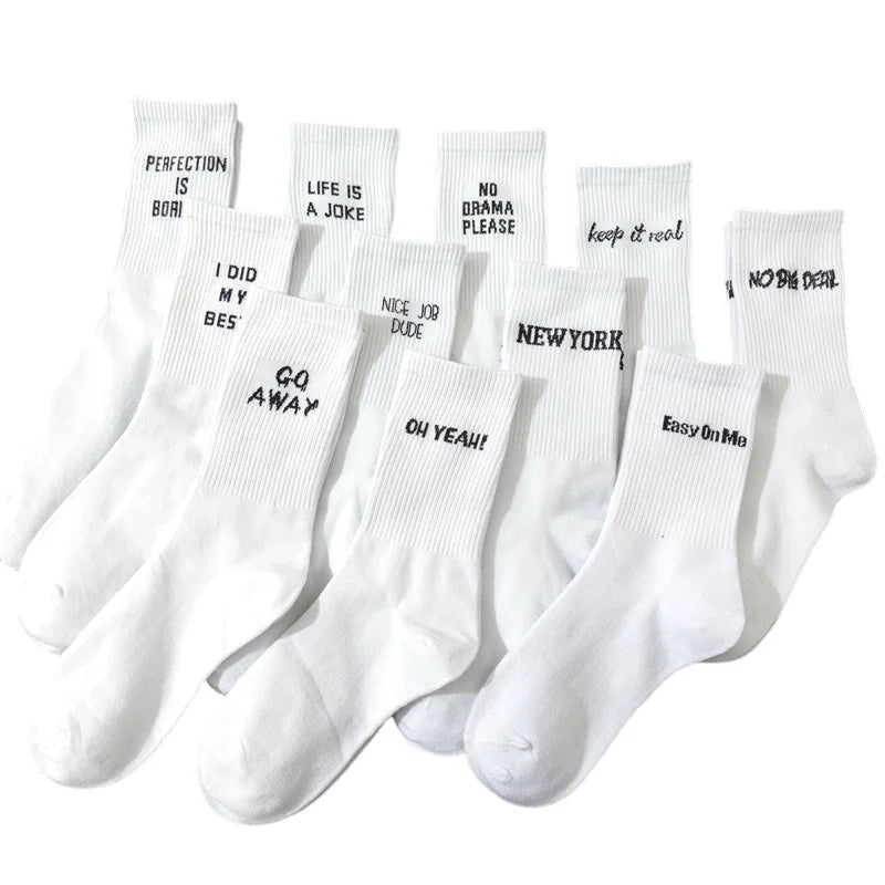 Simple European and American street letters white men's and women's socks sports hip hop college style socks.