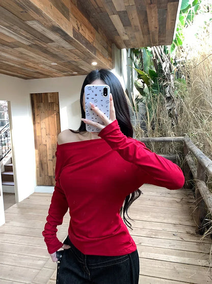 Slim Fit Long Sleeve T-Shirt Shoulder Bared One Shoulder Style Casual Streetwear for Young Women Fashionable And Stylish