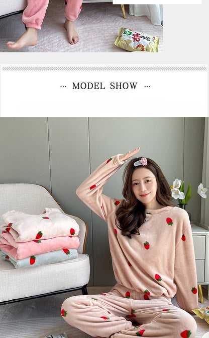 Warme Damen-Nachtwäsche für den Winter, bedruckt, Erdbeere, O-Ausschnitt, Korallensamt-Pyjama, Loungewear, zweiteiliges Set, süße Damen-Pyjamas.