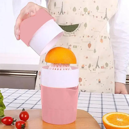 1PC Outdoor Potable Juicer Machine Orange Juice Cup Portable Manual Citrus Juicer for Orange Lemon Fruit Squeezer Child.