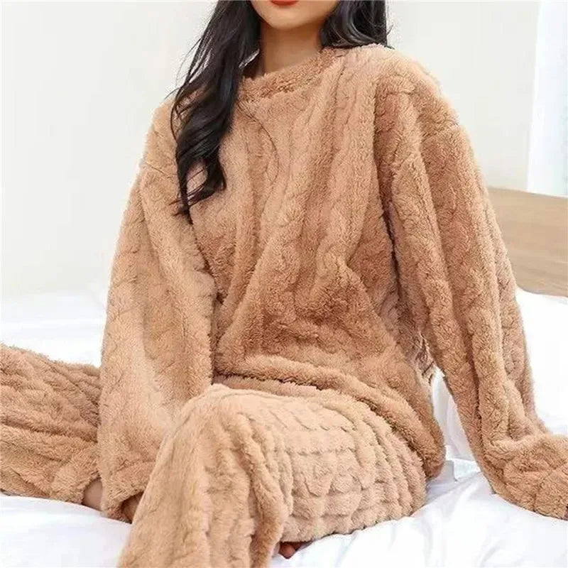 Warmes Pyjama-Set aus weichem Korallensamt-Jacquard für Damen, gemütliche Loungewear-Oberbekleidung für den Winter, Weihnachten, Geschenk für den Schulanfang ﻿.
