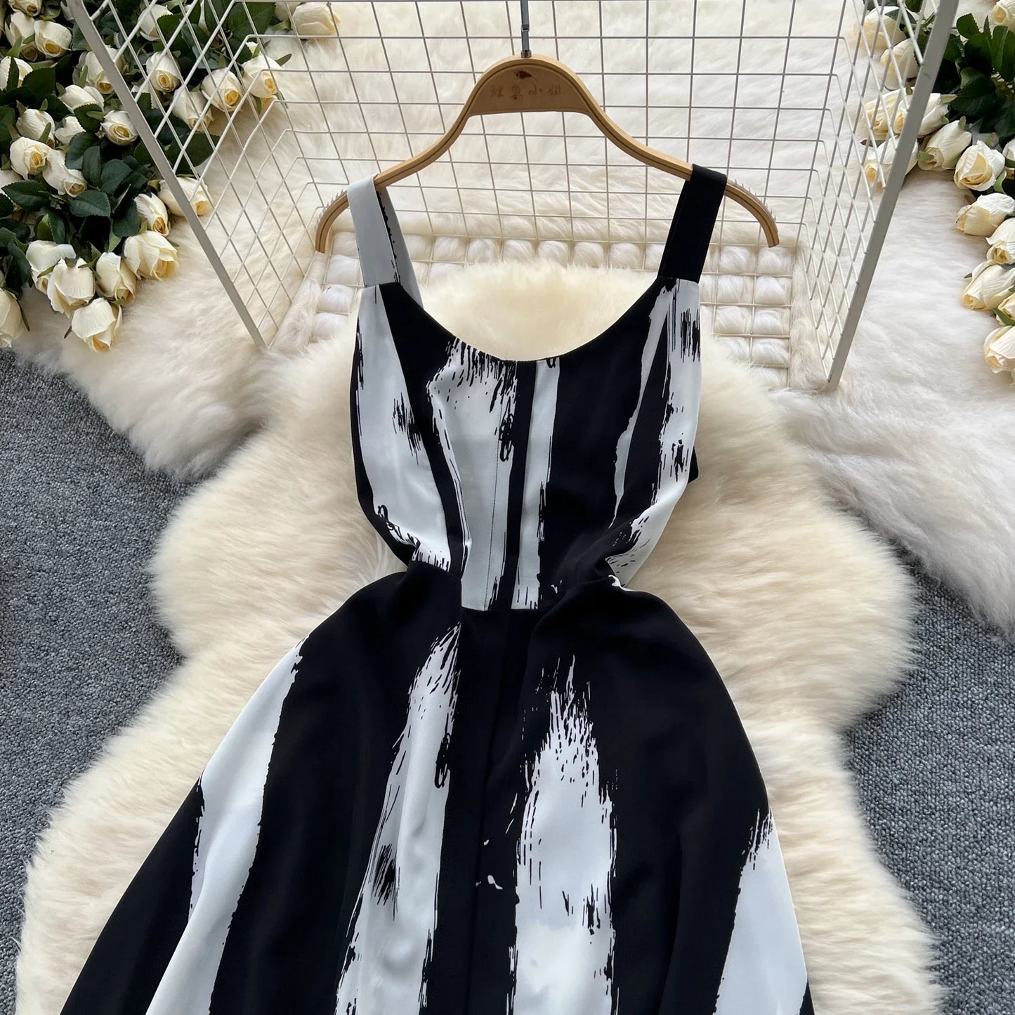 Neue Sommer Druck Süße Kleid Träger O Neck Backless Split Elegante Damen Urlaub Strand Party Midi Sommerkleid.