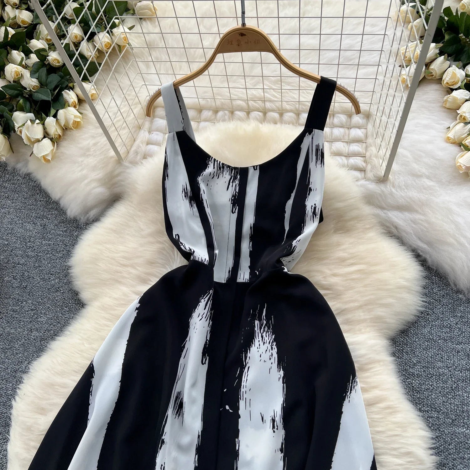 Neue Sommer Druck Süße Kleid Träger O Neck Backless Split Elegante Damen Urlaub Strand Party Midi Sommerkleid.