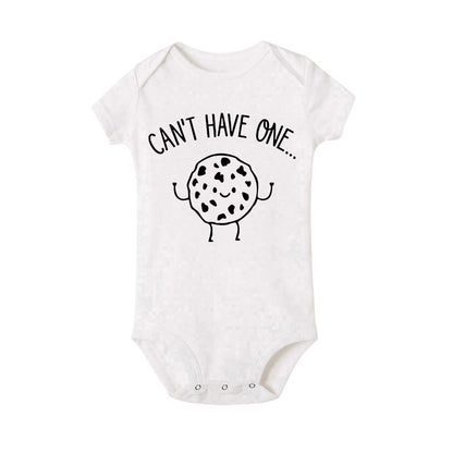 Zwillings-Body kann niemandem ohne den anderen Baby-Strampler haben. Lustiger Milch- und Keks-Zwillings-Bodysuit. Niedlicher Baby-Overall für beste Freunde.