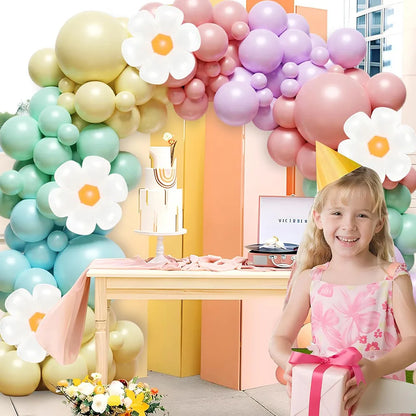 Gänseblümchen-Ballon-Girlanden-Bogen-Set, 136 Teile, weiß, modische Blumen, Macaron, Rosa, Gelb, Blau, Lila, Ballon, Geburtstag, Gänseblümchen-Thema, Hochzeit, zwei modische böhmische Party-Dekoration.