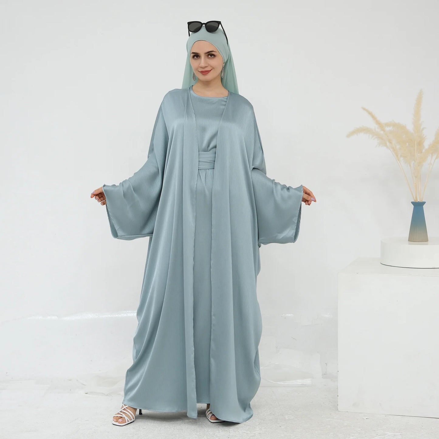 Two Piece Arabic Outfit Set for Muslim Women Elegant Modest Abaya Dress with Inner Ramadan Islamic Coat New Turkish Kaftan Robe.