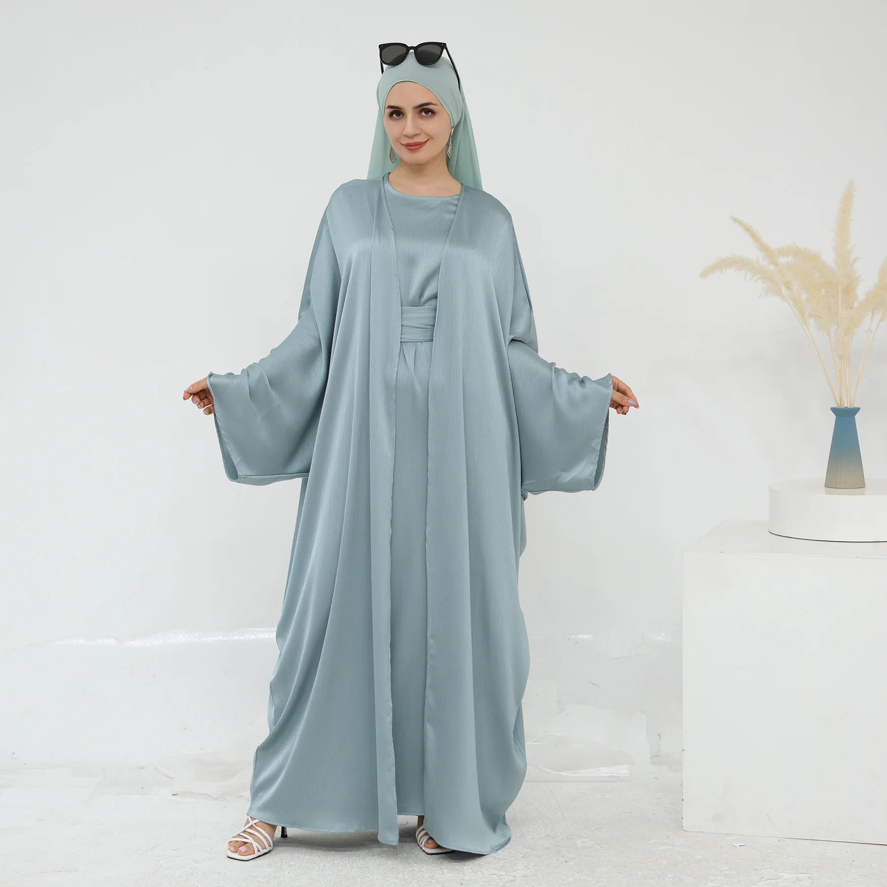 Two Piece Arabic Outfit Set for Muslim Women Elegant Modest Abaya Dress with Inner Ramadan Islamic Coat New Turkish Kaftan Robe.