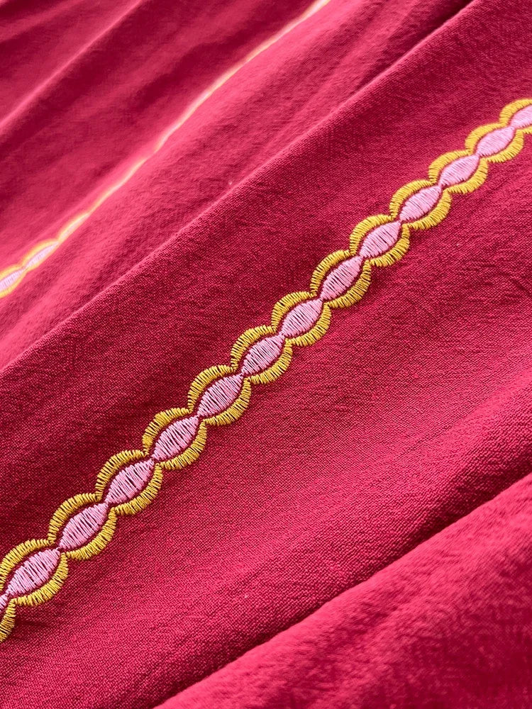 Sommer Freizeit Urlaub Langes Kleid für Frauen Neue Retro Ethnischen Stil Bestickt V-ausschnitt Ausgestellte Ärmel Taille Cinched Kleid D27.