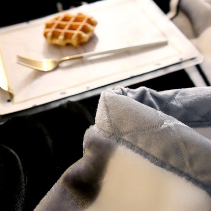 Ultra Soft Cozy Flowers Rose Throw Blanket Microfiber Heavy Fluffy Fleece Blanket for Home Bed Dormitory