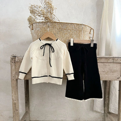 Ins Mädchen Baby reine Baumwolle Lotusblatt Kragen Top Bauch Hosen Pullover Set für Kinder Herbst und Winter Wärme Set.