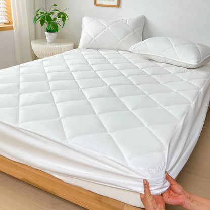 1pc Waterproof Soft Mattress Protector, Plaid Breathable Fitted Sheet with Elastic Band for Living Rome, Home Bed.