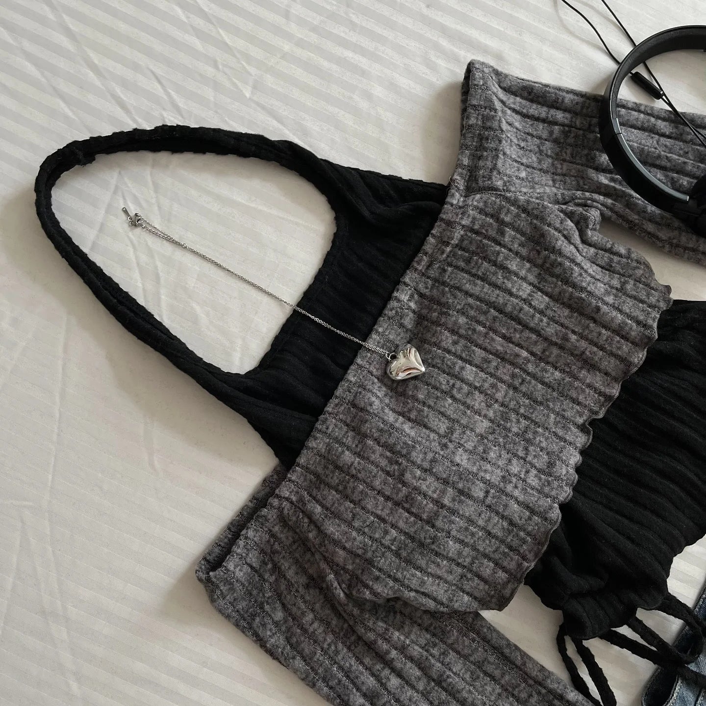 Aesthetic Gothic Floral Print Baggy T Shirts Emo Clothes Y2k gothic Grunge Graphic Long Sleeve Tees Tops Women Autumn E-Girls.